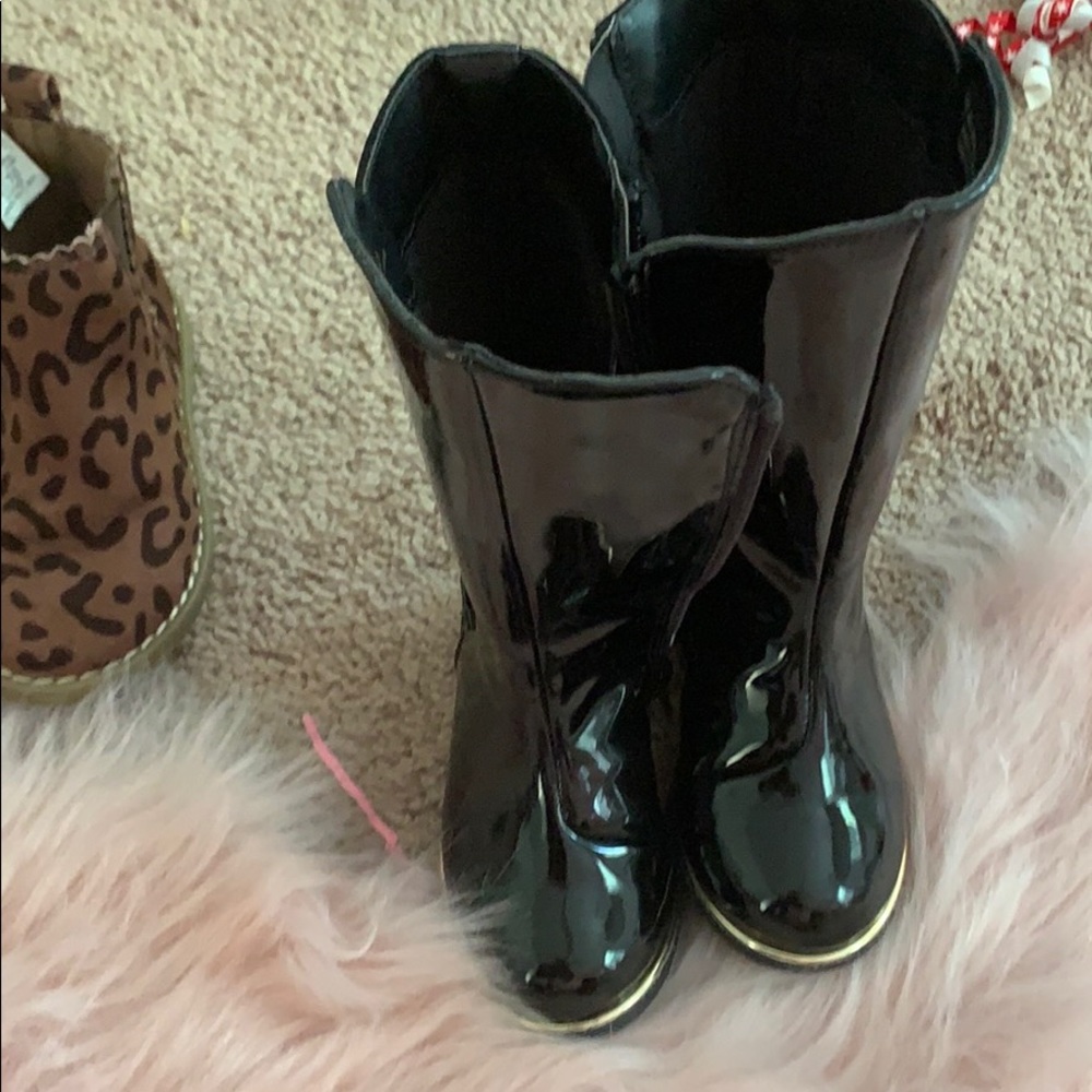 Black boots